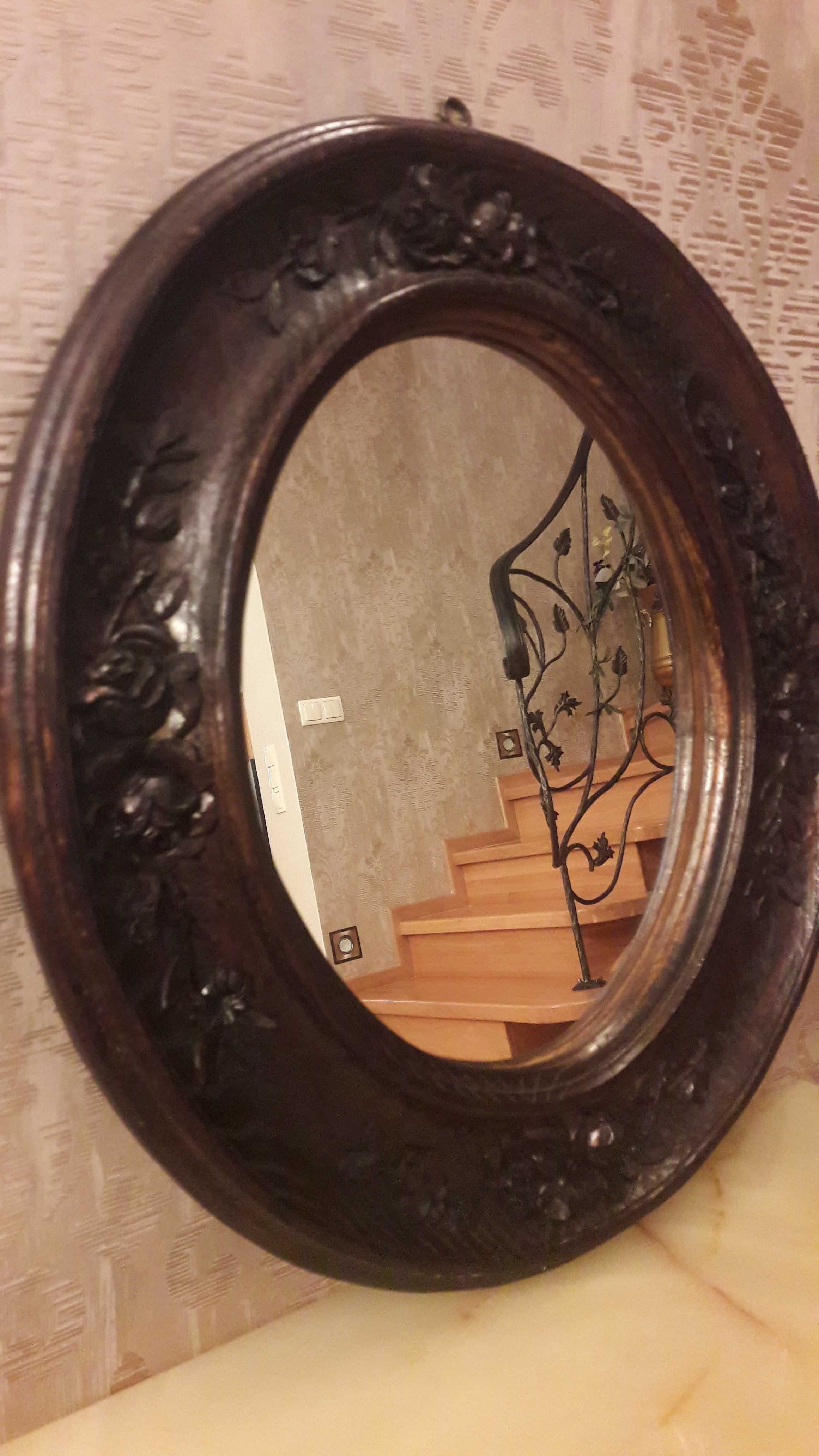 Stare lustro w drewnianej rzeźbionej ramie 51 cm x45 cm