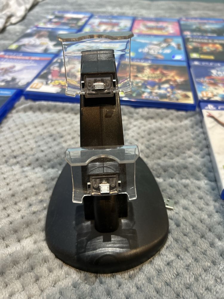 Playstation 4 como nova c/ jogos incluidos