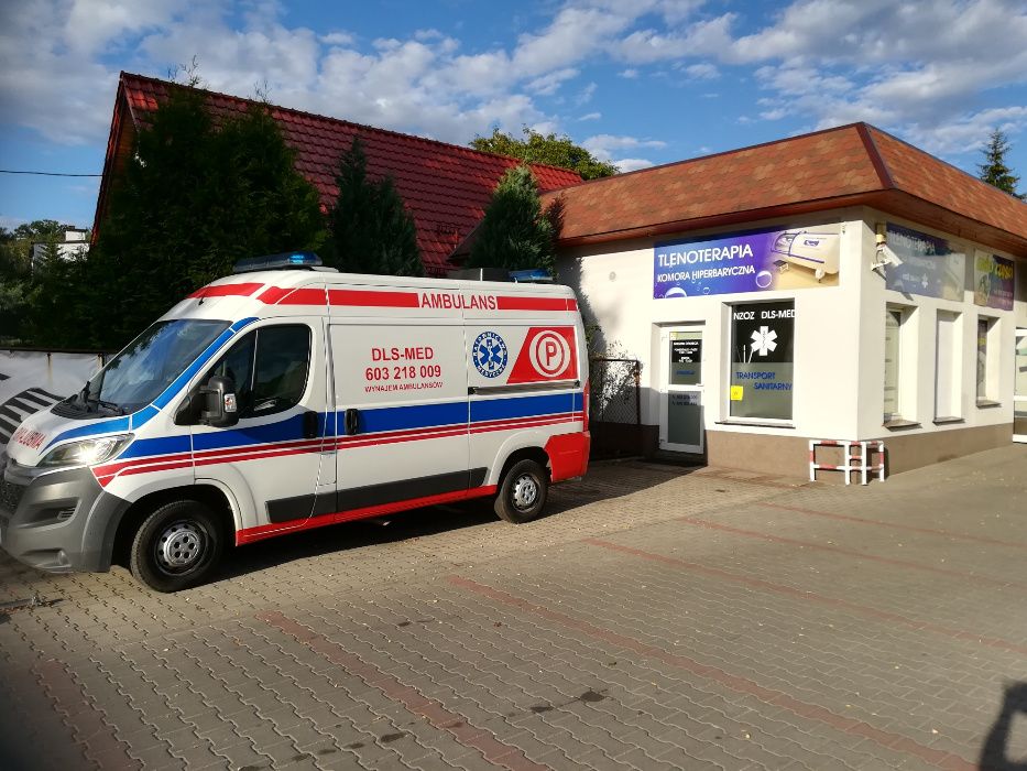 Transport sanitarny karetka ambulans transport chorych tlenoterapia