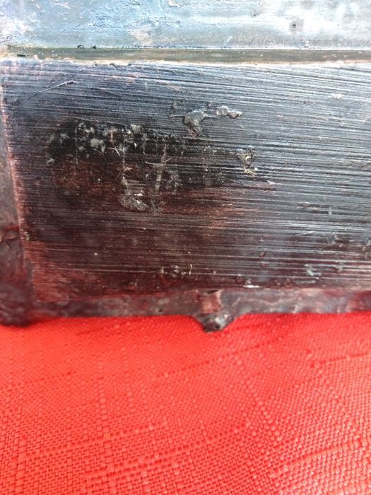 Szkatułka z figurką słonia