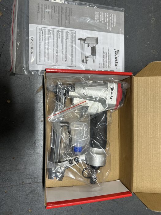 Продам пневмостеплер .Новий