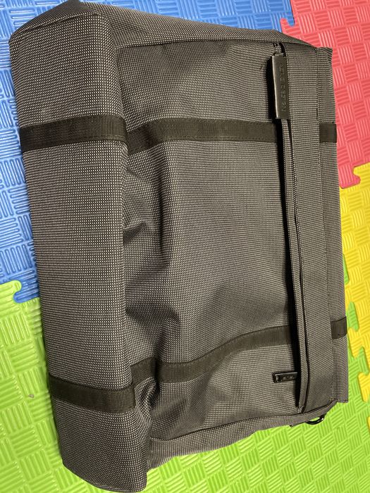 Чехол Asus для ноутбука 15 дюймов. Лежить без діла