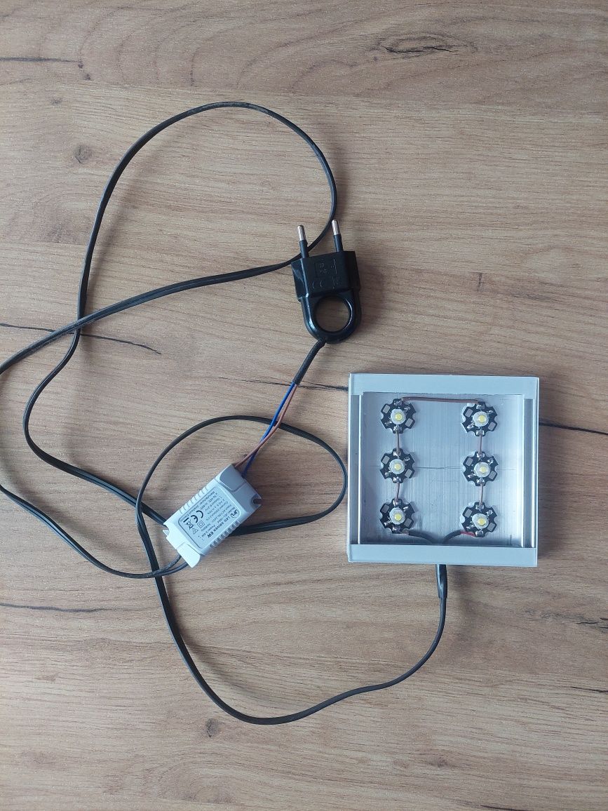 Lampka  -    led