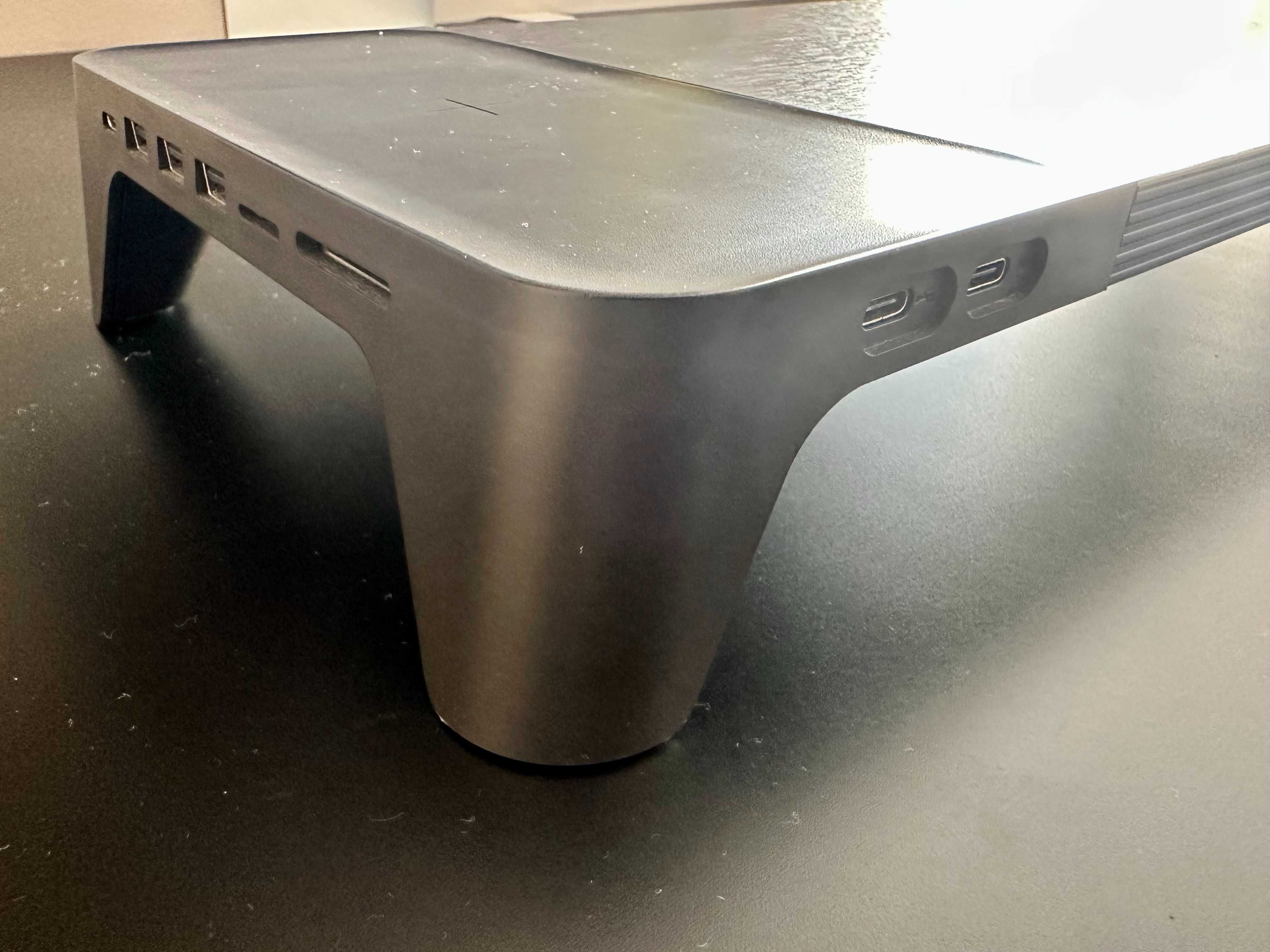 Podstawka POUT Eyes8 3w1 z ładowarką indukcyjną i hubem USB