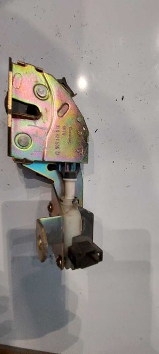 Замок Багажника на VW Touareg(7L0827506D)