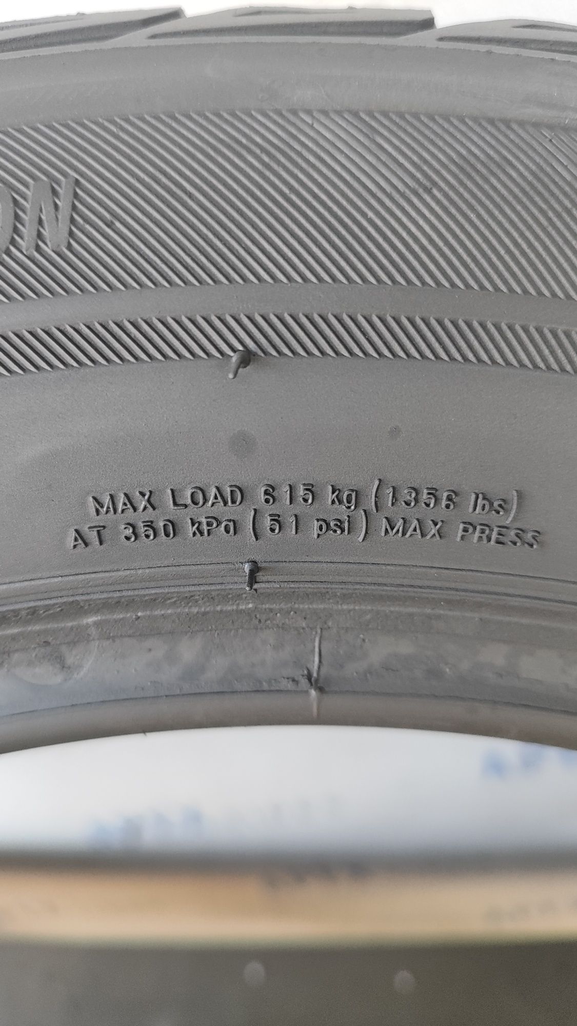 Зимові шини Bridgestone 205/55 R16 205*55 16 Blizzak  lm - 32