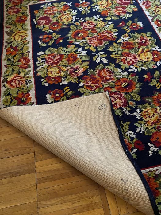 Продам килим 1,7х2,4