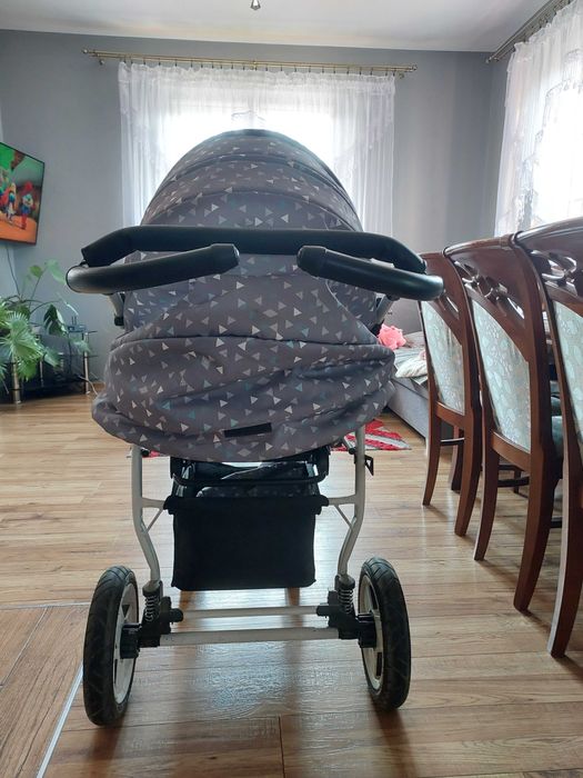 Wózek spacerowy dwukierunkowy