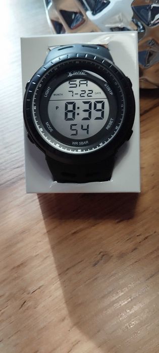 Męski zegarek cyfrowy sportowy