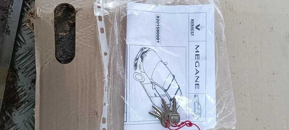 Багажник на гладкий дах. Поперечени на Renault Megane 4 хетчбек