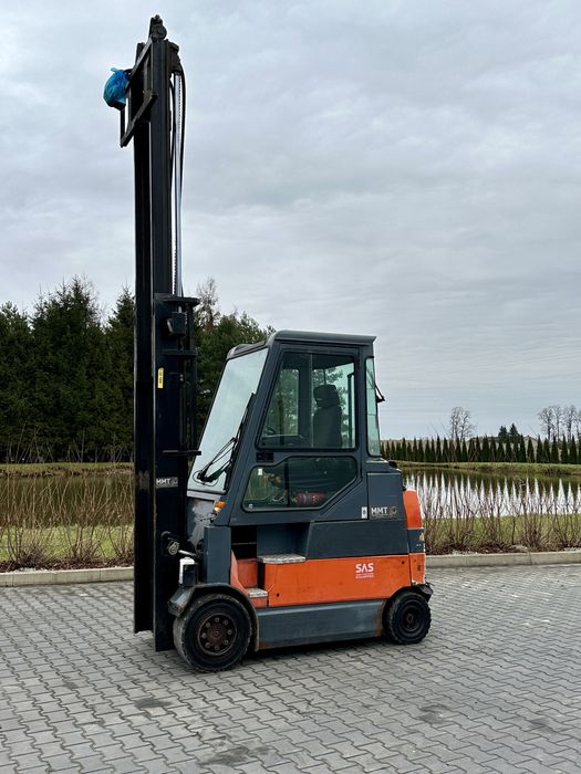 Toyota 3,5 t tylko 2500 mth, elektr. kabina ogrzewana, przebieg 2458h