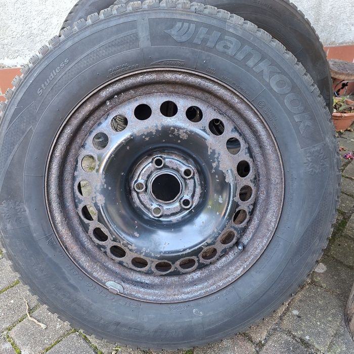 Opony zimowe na stalowych felgach+oryginalne kołpaki Opel Mokka2014