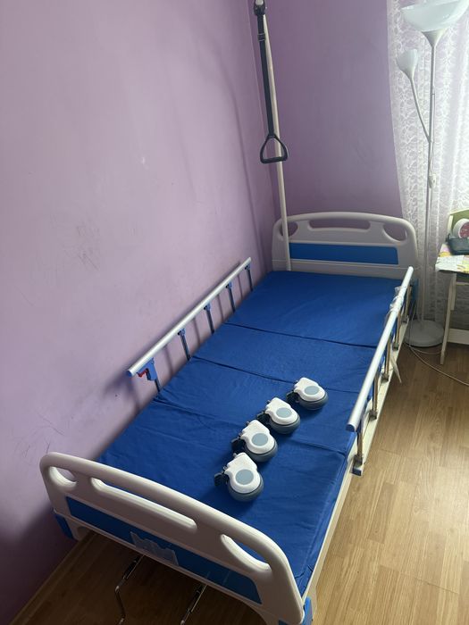 Медичне ліжко MED1-C09