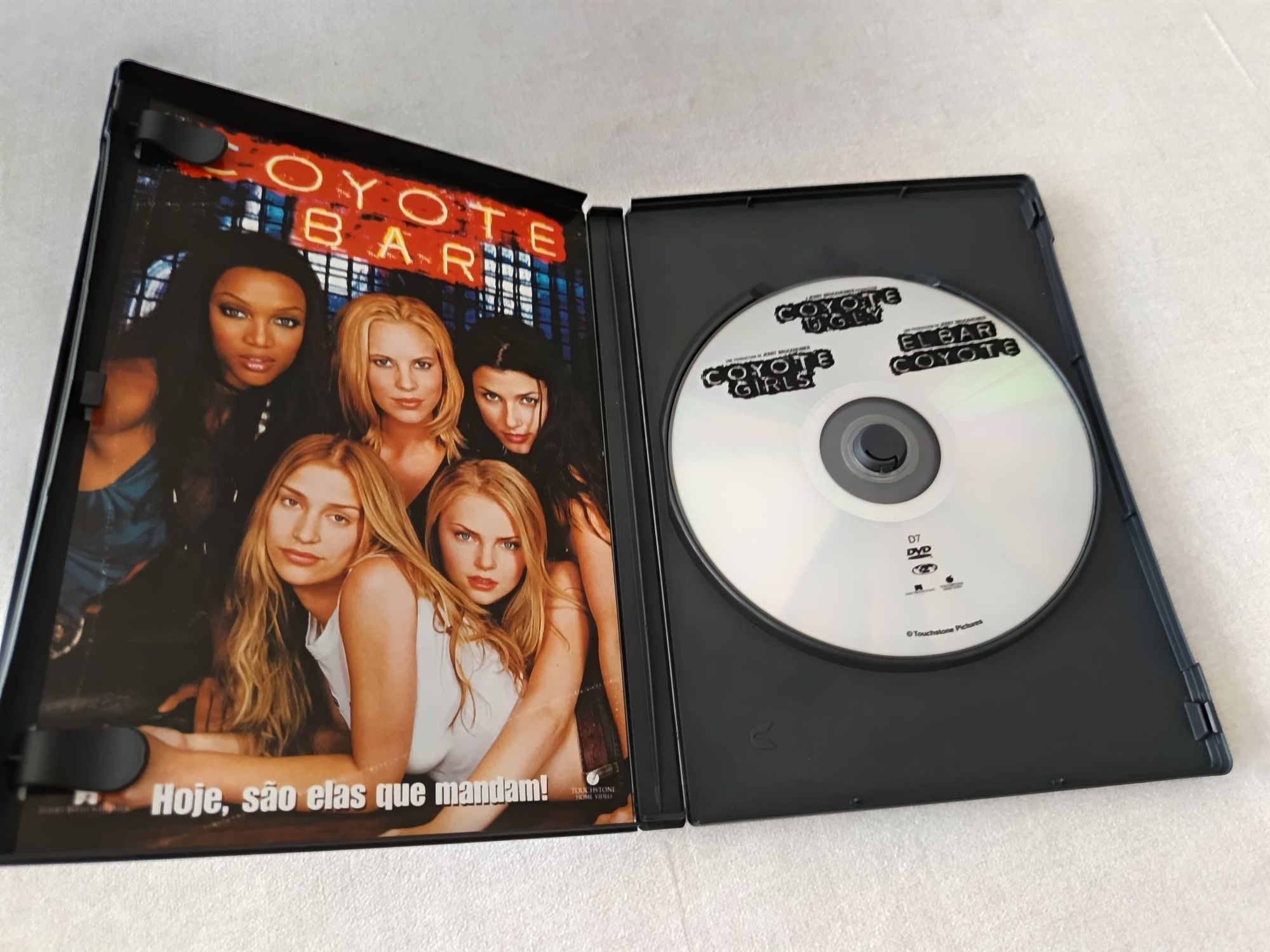 DVD coyote bar  .