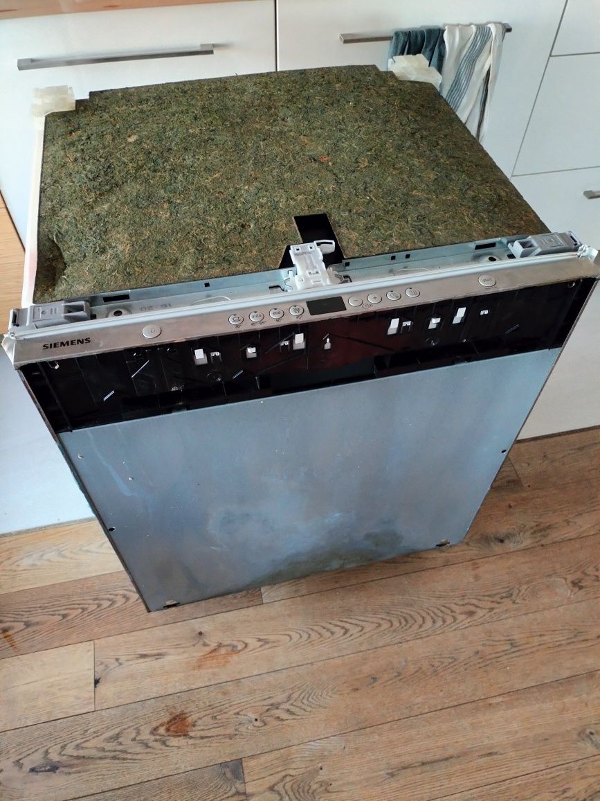 Zmywarka SIMENS SN64M060EU/65 błąd E-09.
