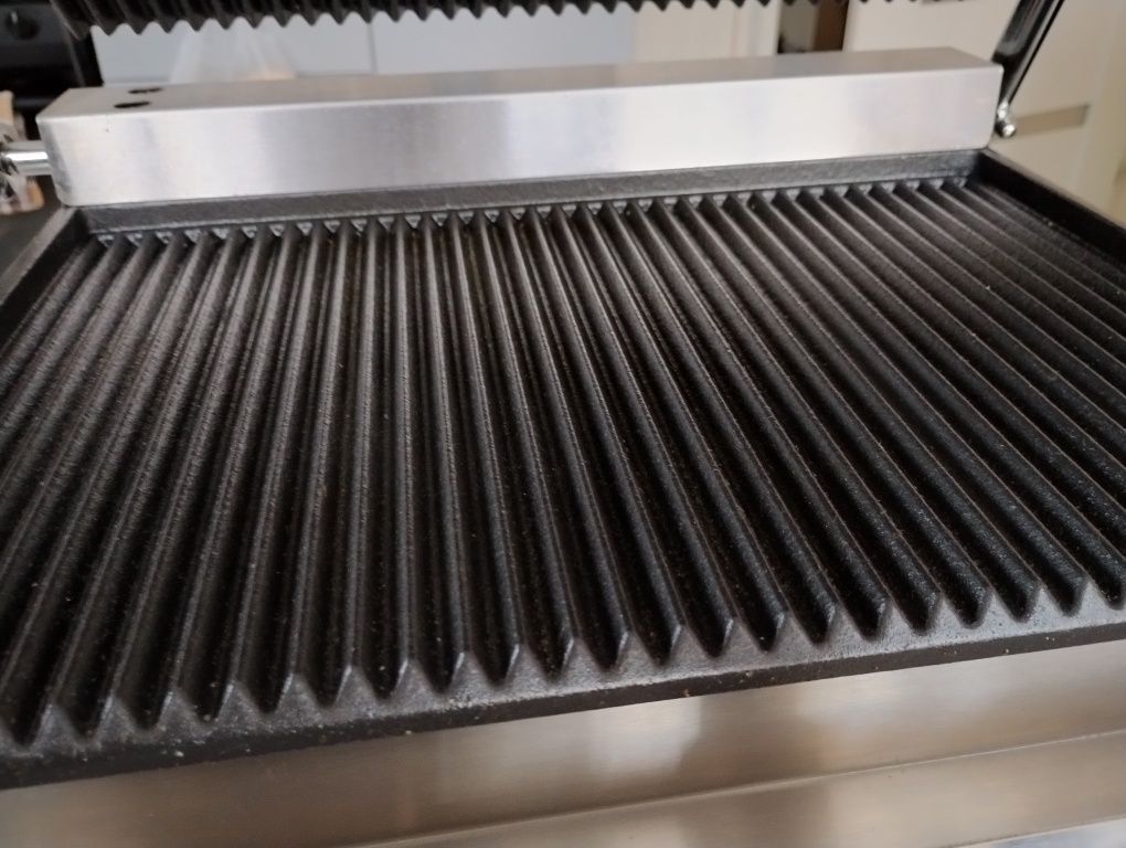 Grill kontaktowy hedni