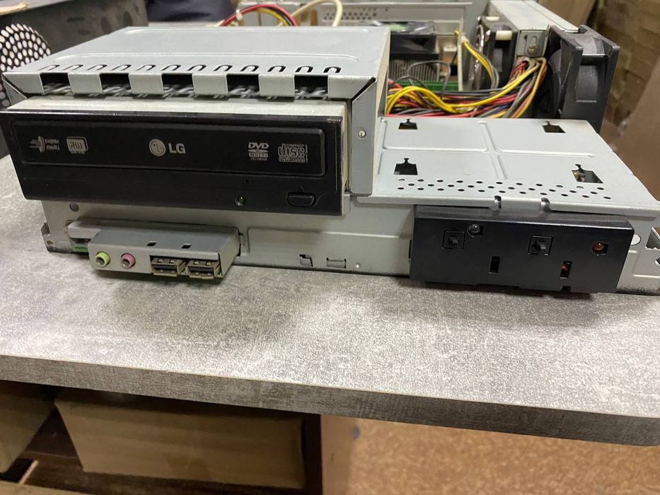 Компьютер рабочий или на запчасти винда стоит хр