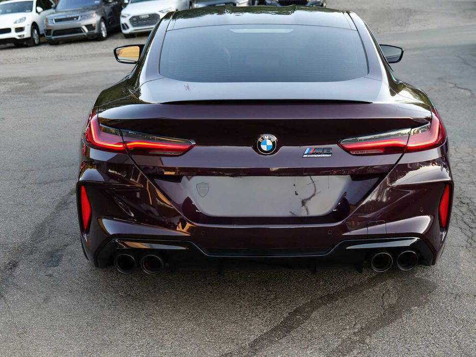 BMW M8 Competition      2022