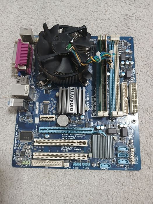 Материнська плата гігабайт