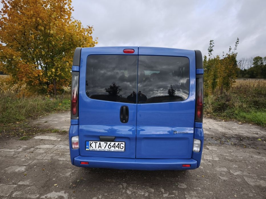 Piękne Vivaro Long 9 osobowy