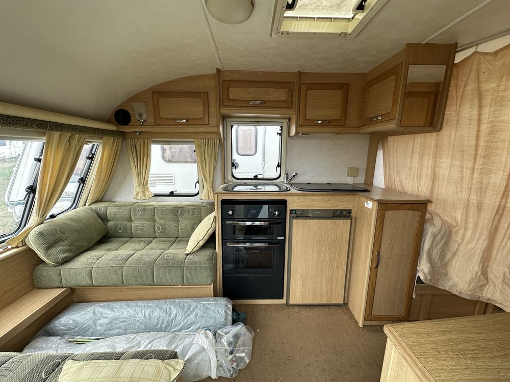 Kemping Elddis  5 osobowy super stan 2003 rok DMC 1100 kg przedsionek