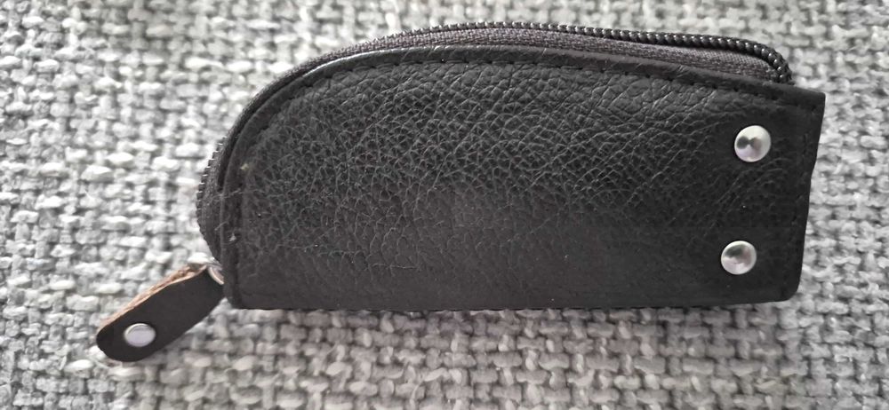 Etui na klucze skórzane czarne pojemne ze skóry naturalnej licowej