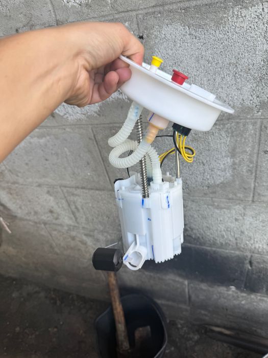 Топливный насос bmw 320d b37 b47 новый Bosch.