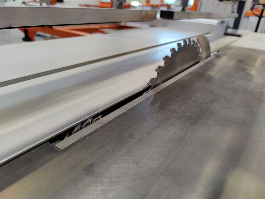 Pilarka formatowa do rozkroju płyt meblowych Wood-Mizer MS750