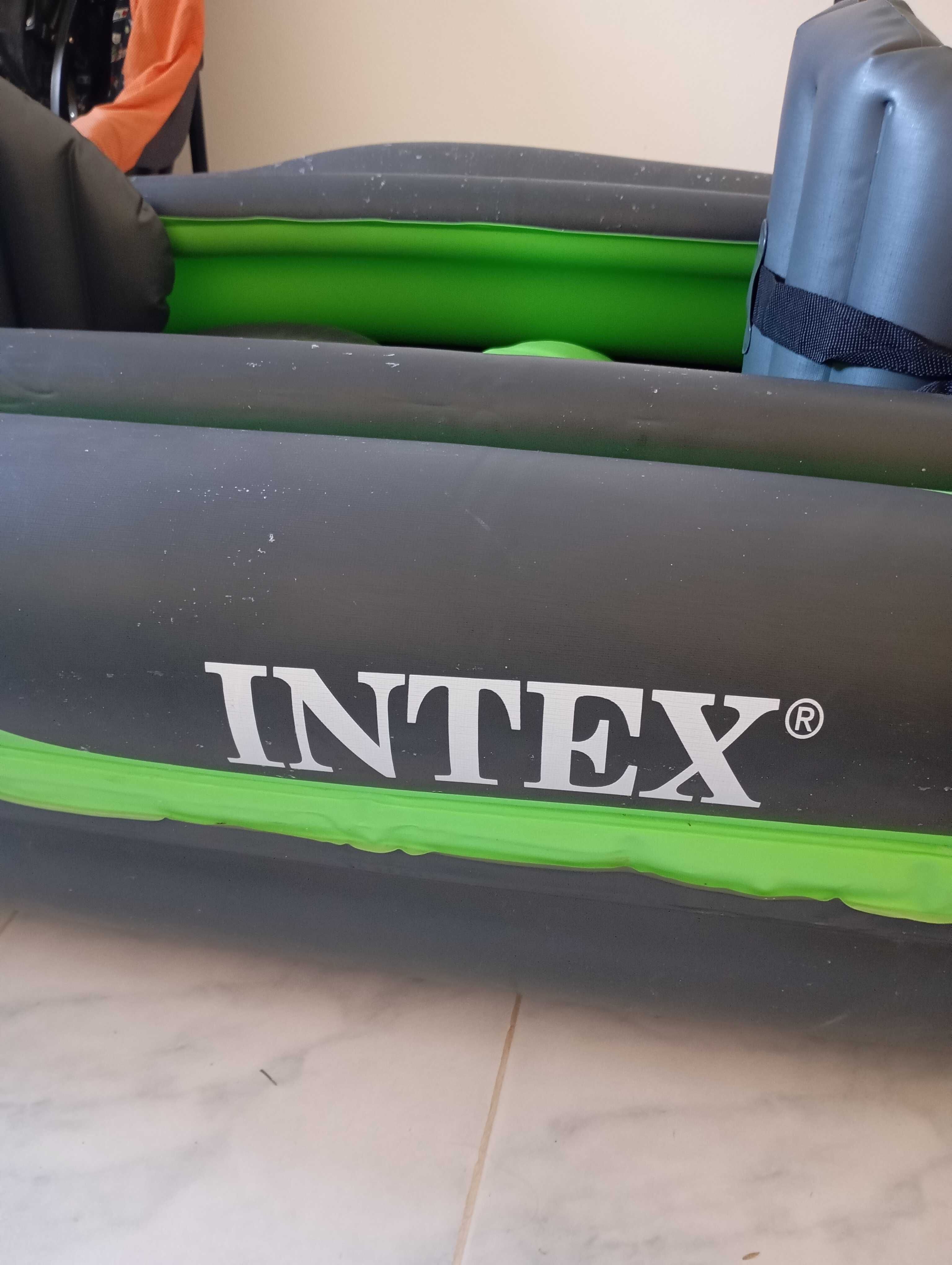 Kayak insuflável Intex