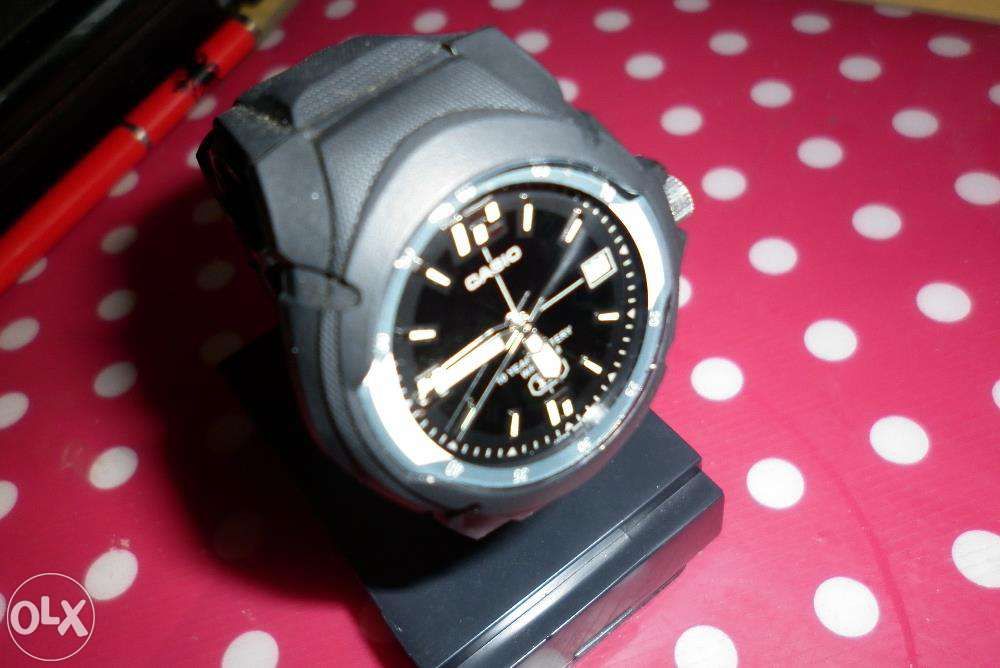 Zegarek Casio MW-600 Czas światowy, Datownik