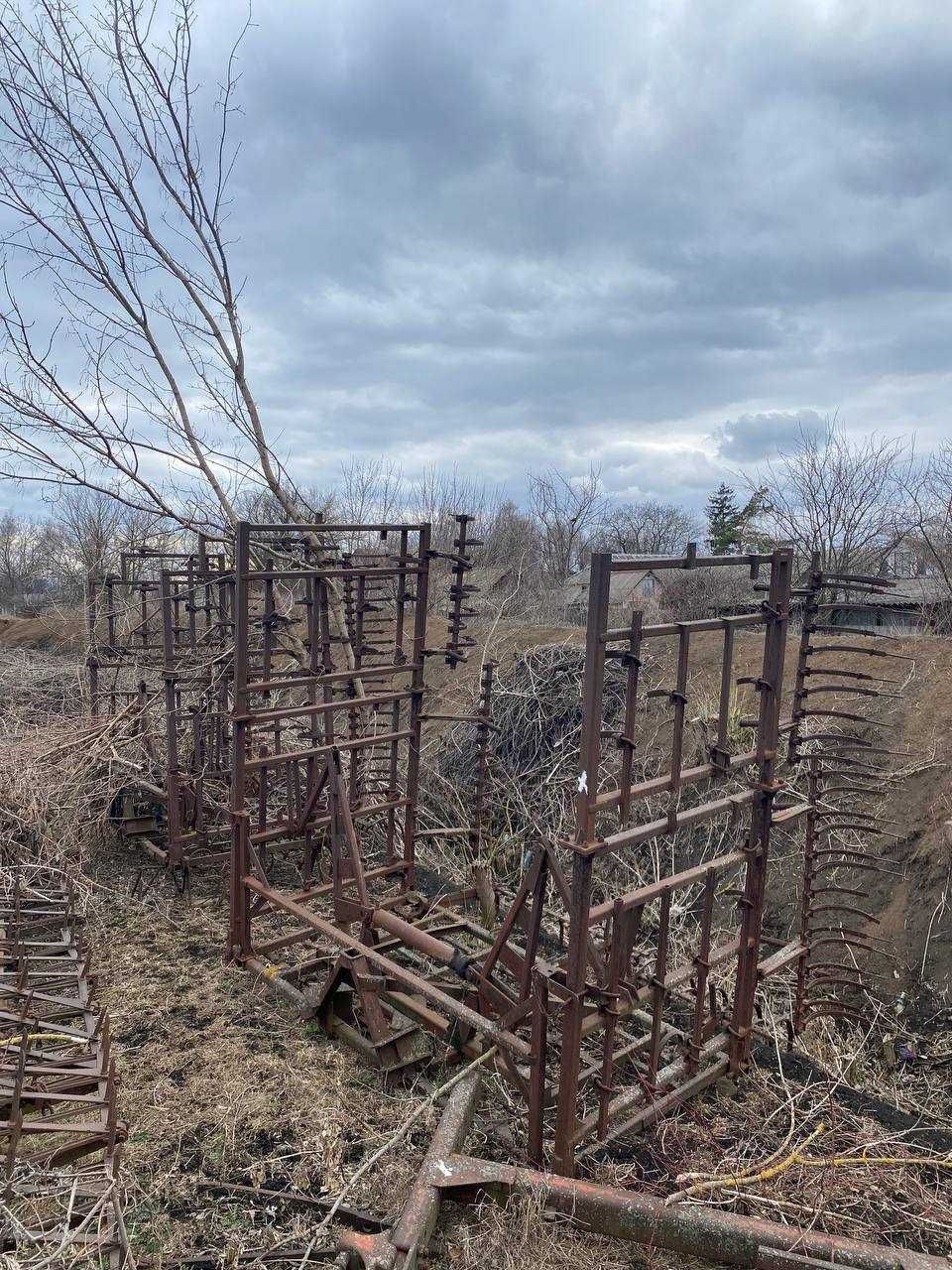 Агрегати для обробітку грунту: БДТ-3. БДТ-7. БМШ-15.Культиватори.Плуги