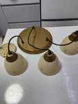 Lampa sufitowa żyrandol beż kremowy złoty trzy lampy wiszaca