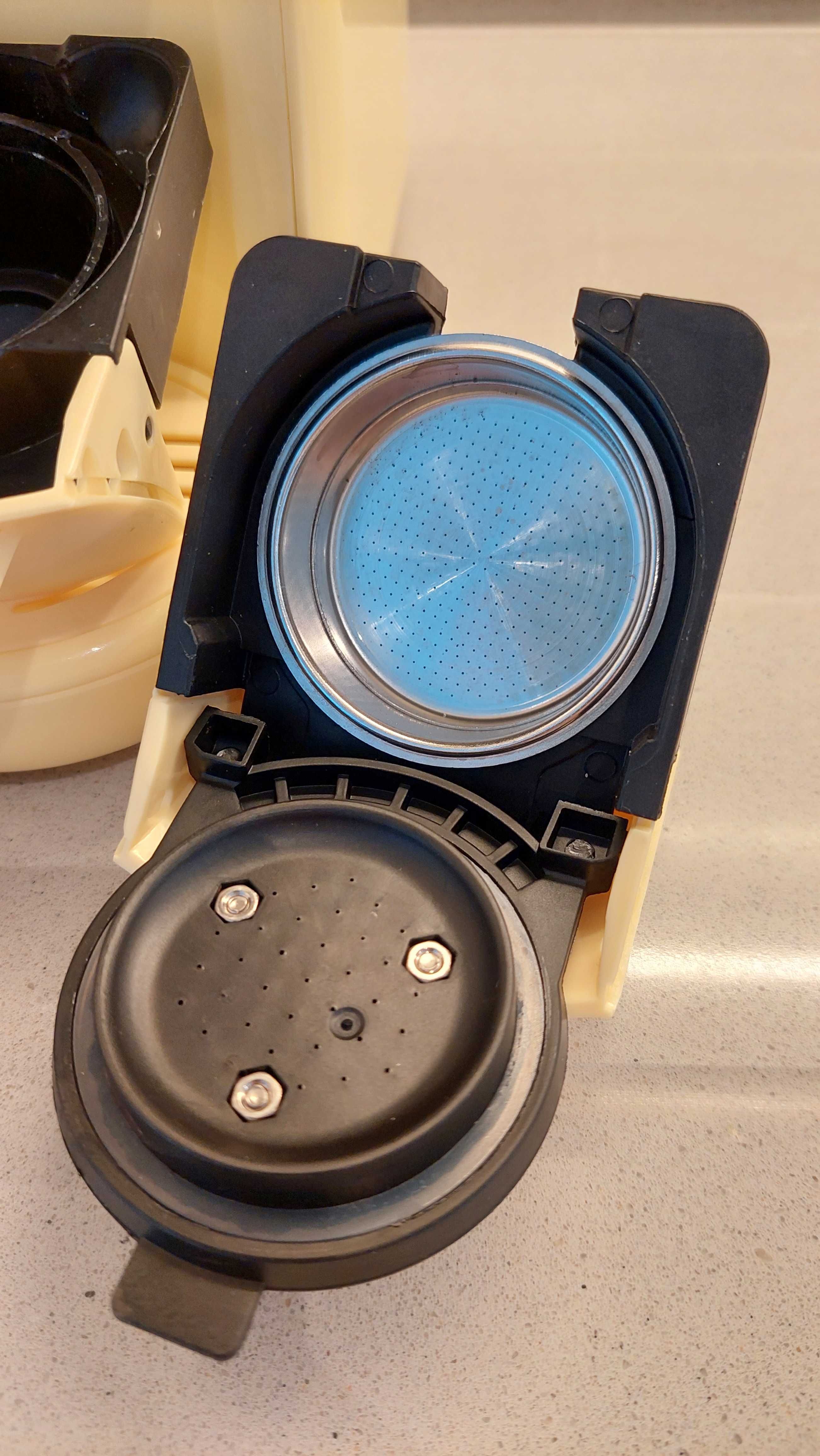 Máquina de café em cápsula e café moído - Create