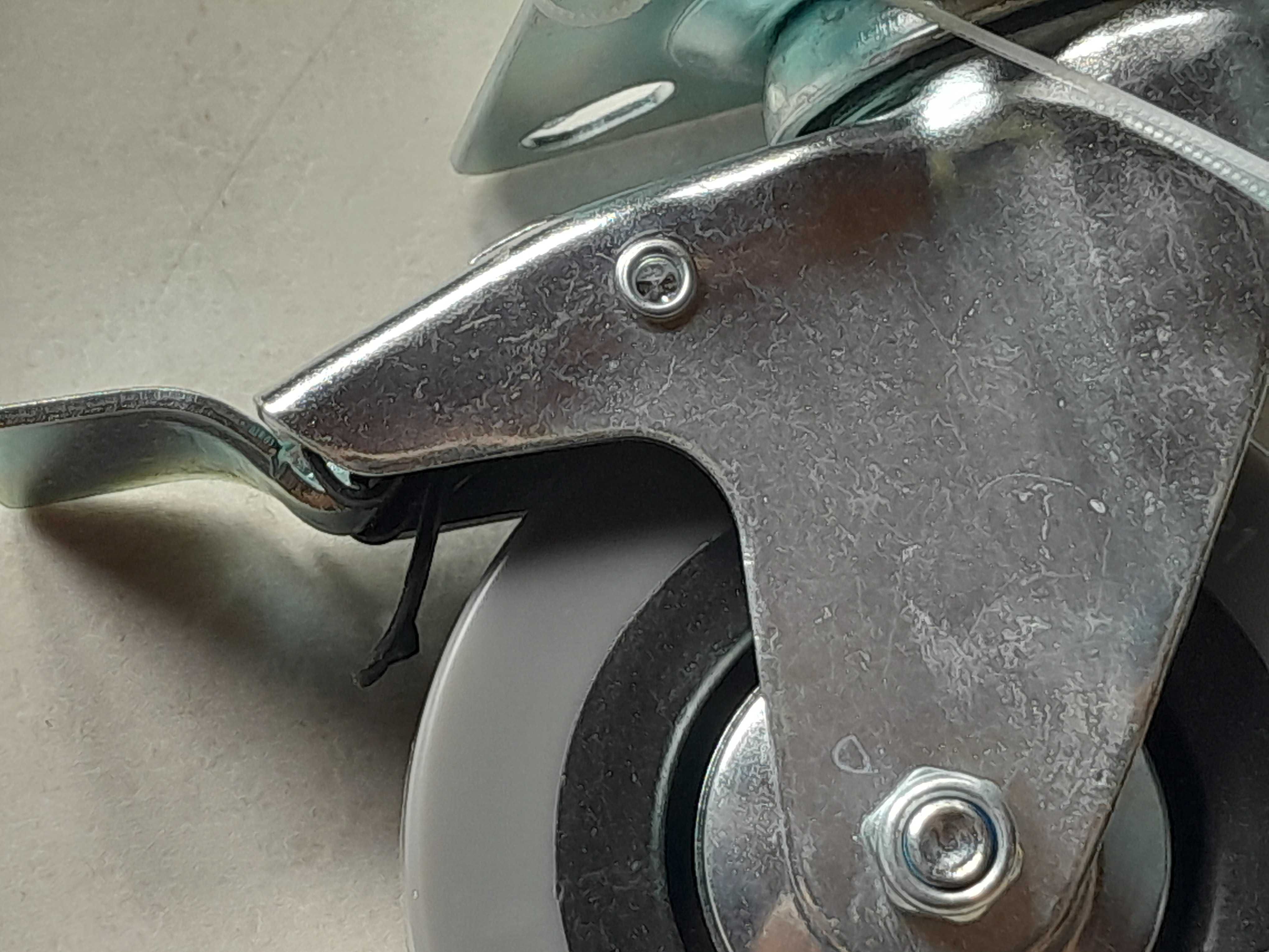 Kółko skrętne fi 75 mm z hamulcem z cokołem przykręcanym nowe outlet