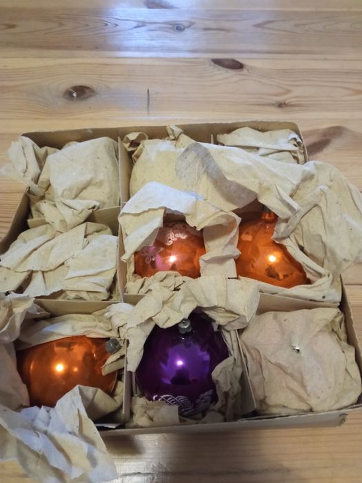 Новорічні іграшки