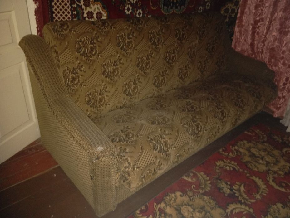 Диван розкладний.