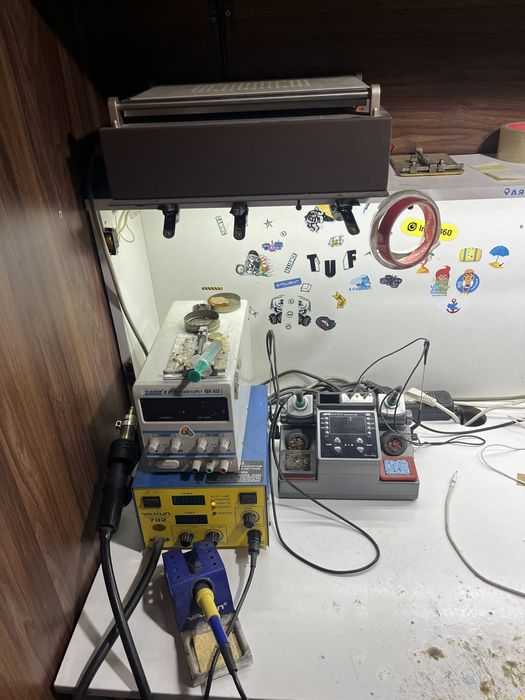 Ищу мастера по ремонту телефонов,ноутбуков