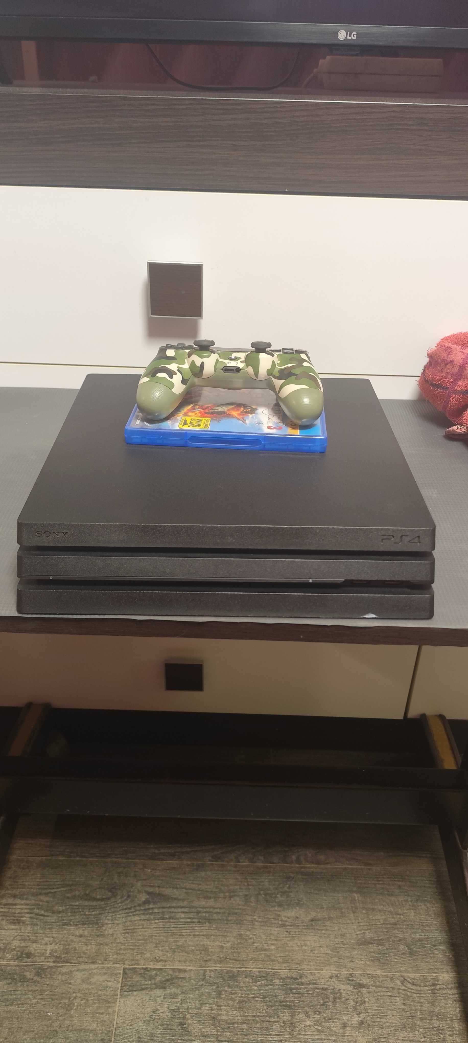 Продам PS4 PRO 1TB