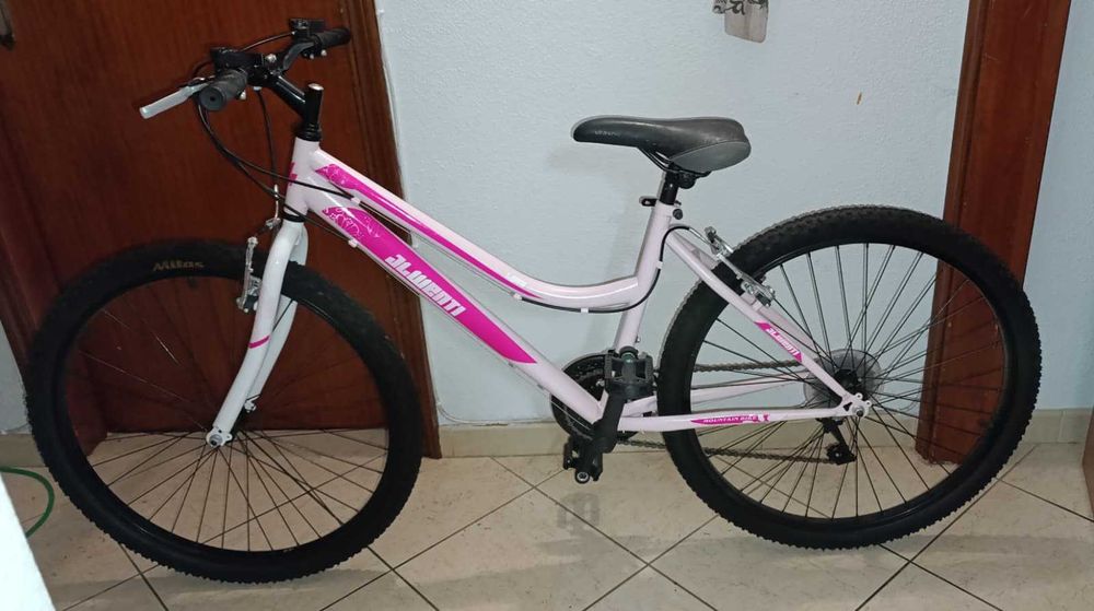 Bicicleta de Senhora Roda 26" - Como Nova