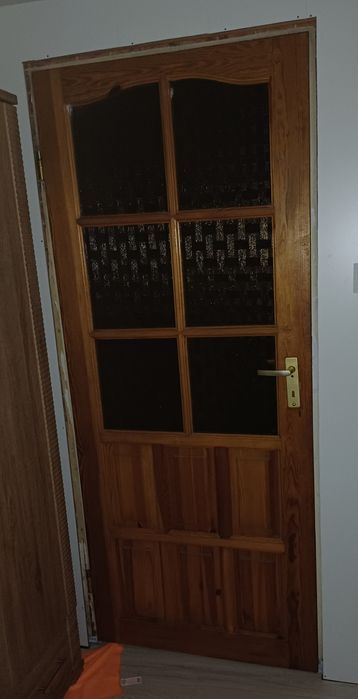 Drzwi drewniane sosnowe pełne 80L