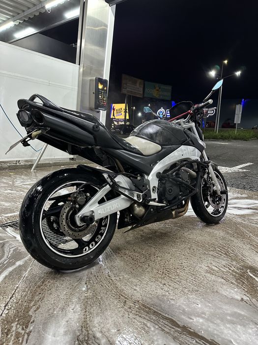 Suzuki gsr 600 2006