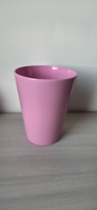 Doniczka różowa elegancka