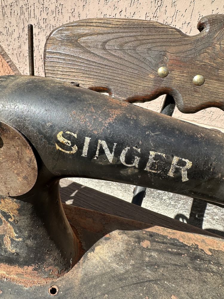 Швейна машина Singer