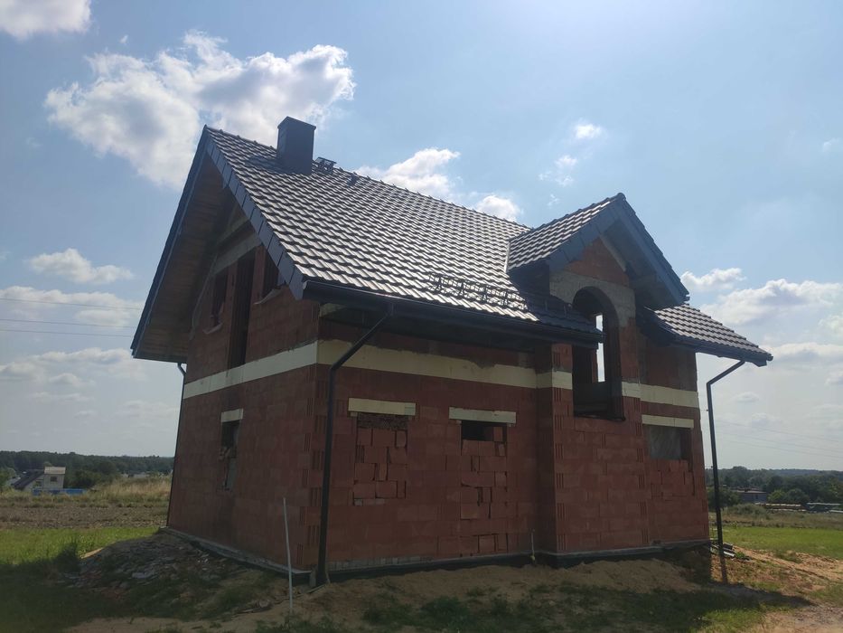 Montaż płotków przeciwśniegowych śniegołapów drabinek zabezpieczeń