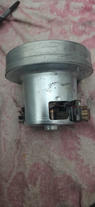 Двигатель пылесоса очень мощный 1800w б/у вотличном состоянии