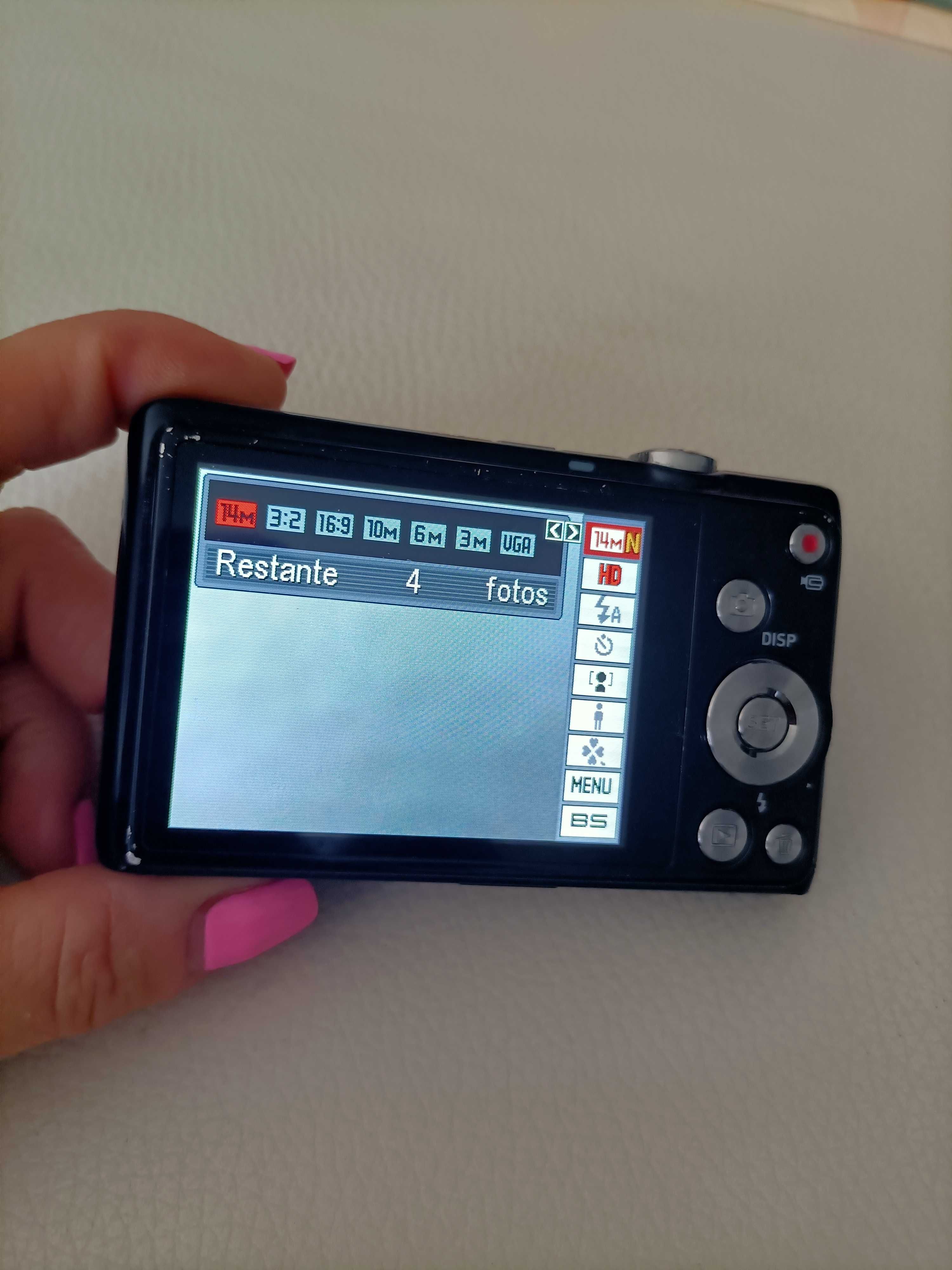 Máquina fotográfica Casio Exilim EX-ZS10