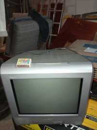 Продаю телевизор  с приставкой Тв2   250 гр телевизор  + приставка 250