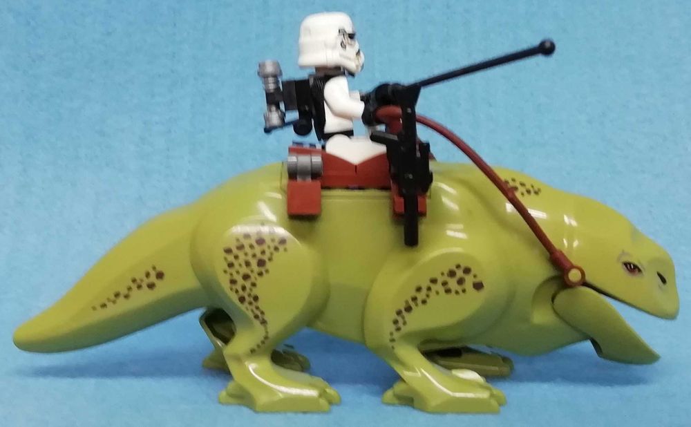 Sandtrooper e Dewback (Star Wars)