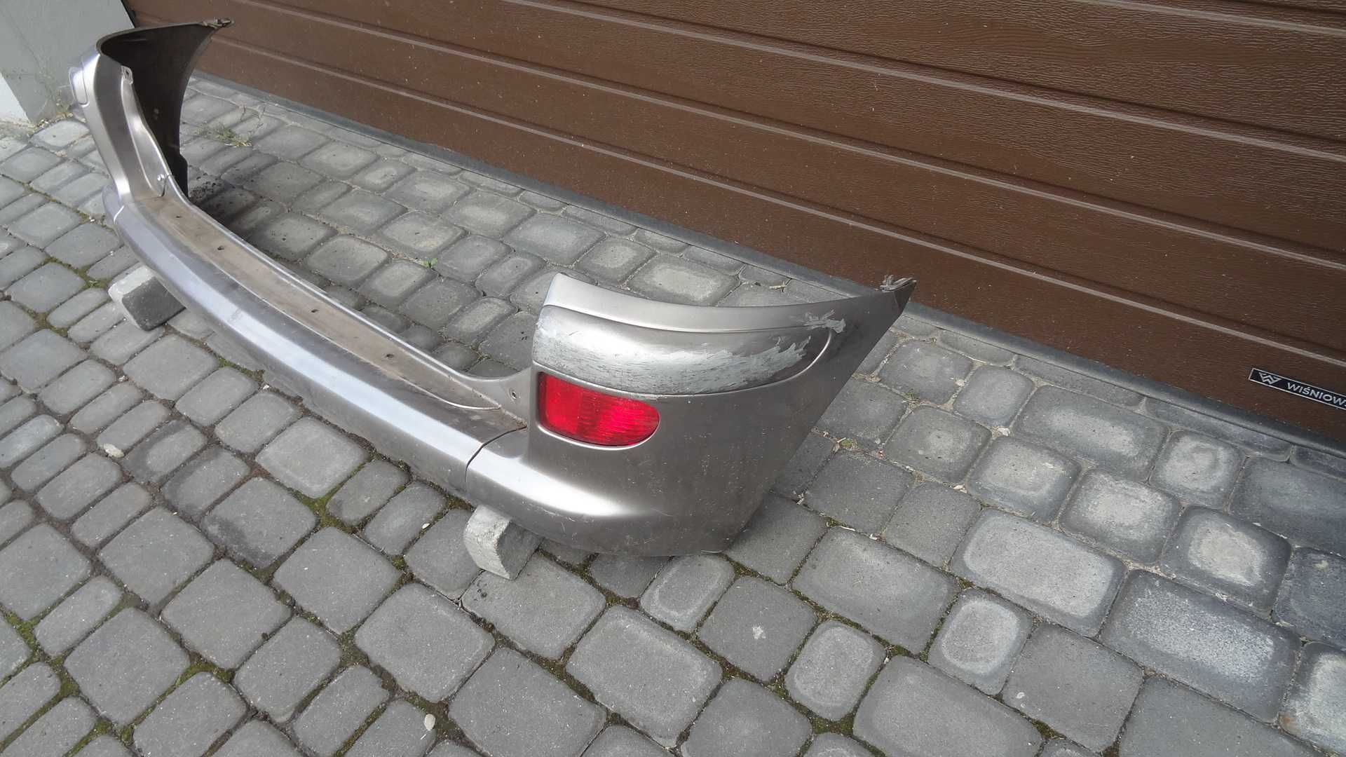 Toyota yaris verso 03-05  lift zderzak tył kompletny kol 1D2