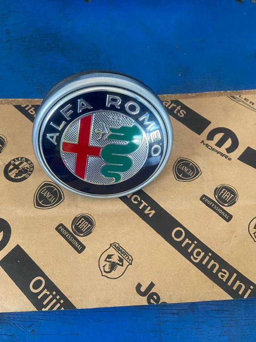 Alfa romeo giulia stelvio znaczek logo emblemat nowe oryginał